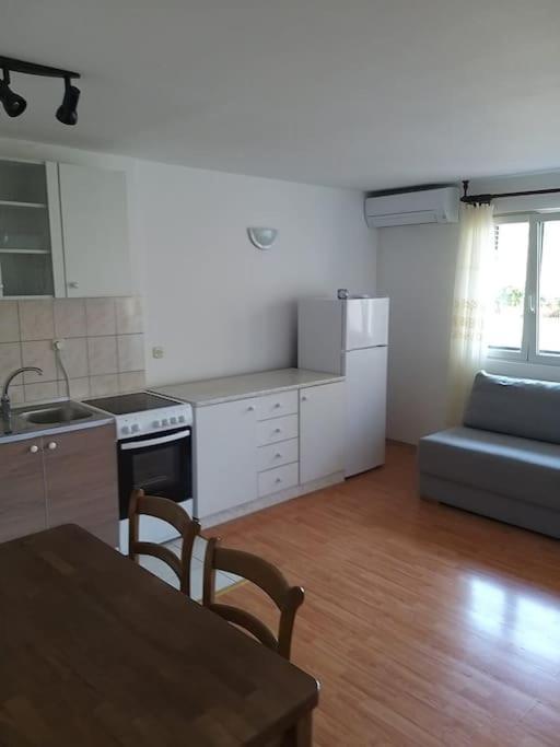 Nice Apartment On Quite Location Near City Center Split Exterior photo