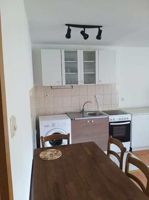 Nice Apartment On Quite Location Near City Center Split Exterior photo